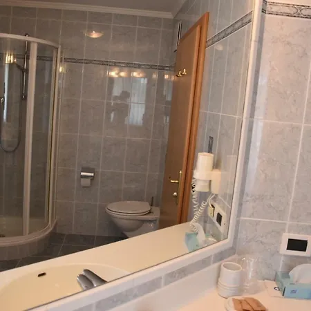 Garni Haus Tyrol Bed & Breakfast *